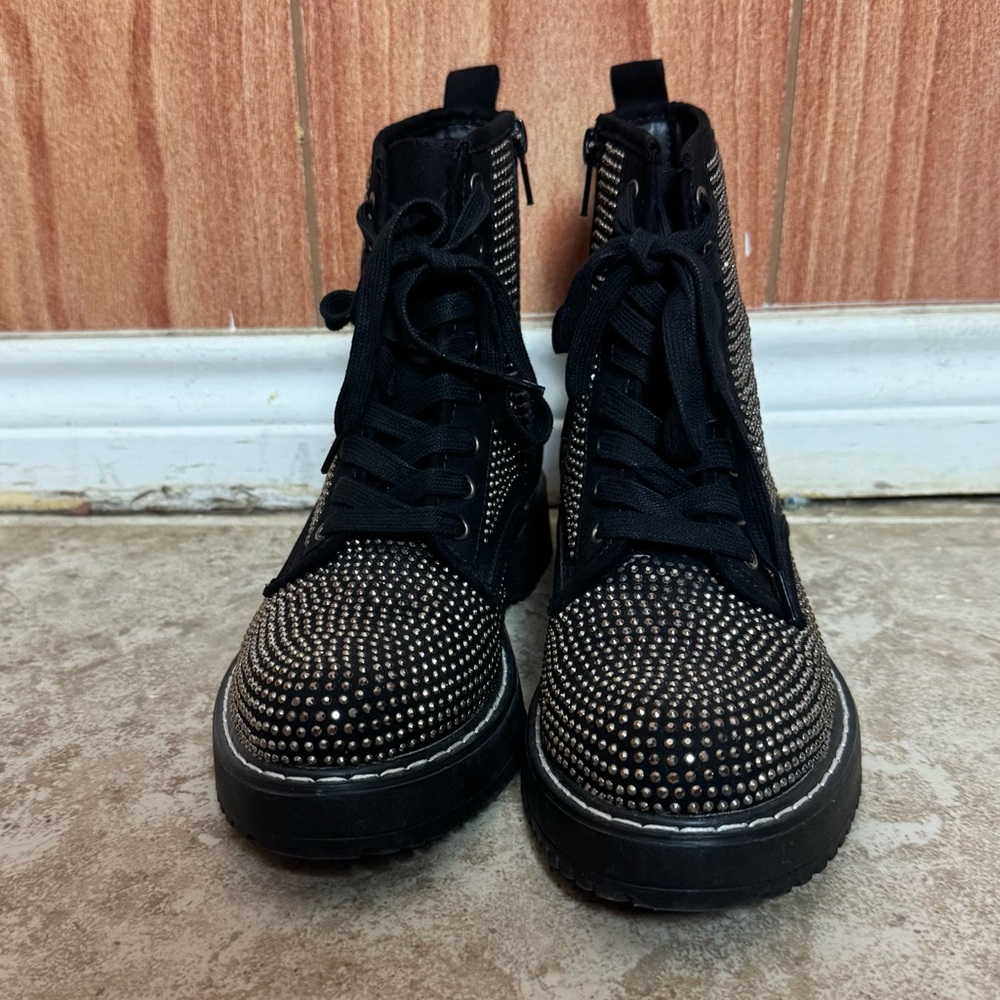 Madden NYC Studded Combat‎ Boots SZ 6.5 per-loved